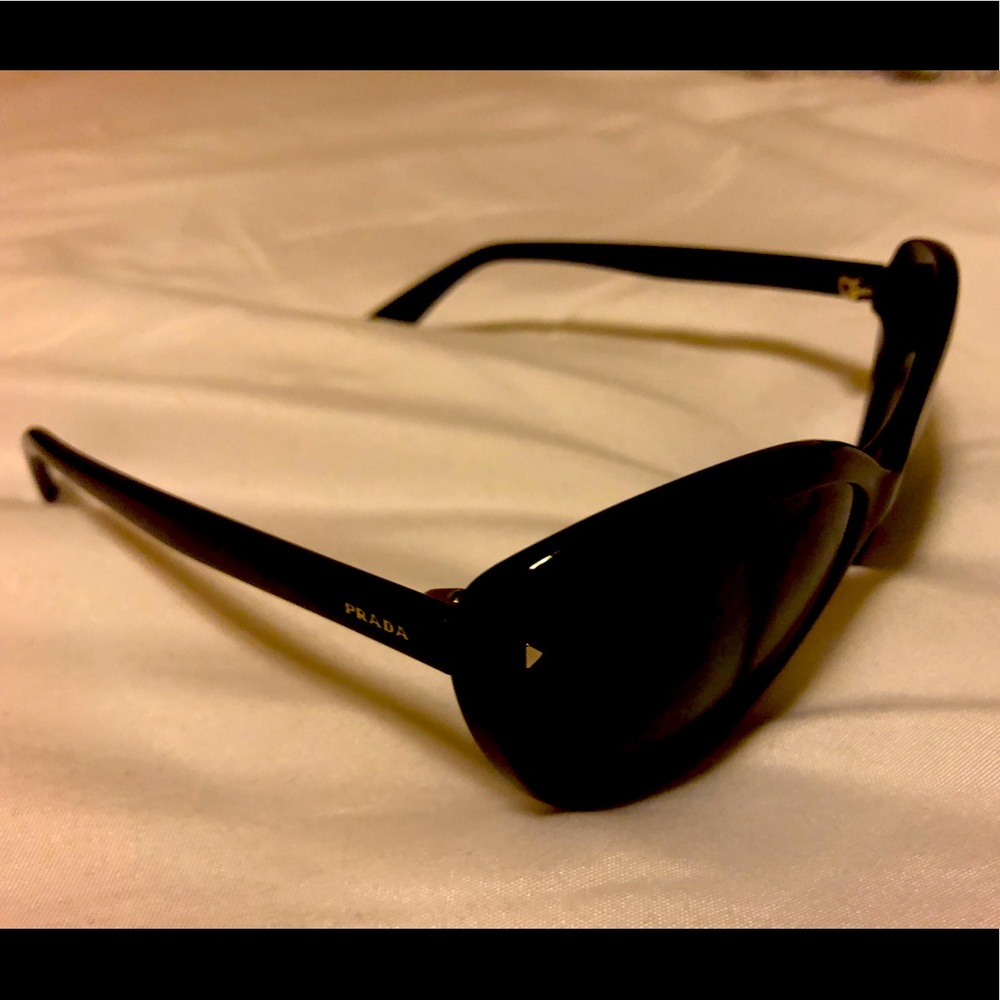 Prada woman sunglasses